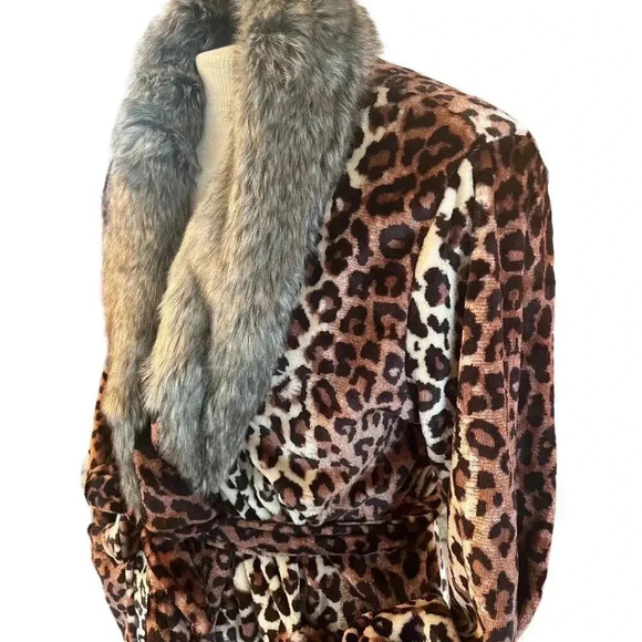 alcove s/m animal print robe with tie - Picture 5 of 8